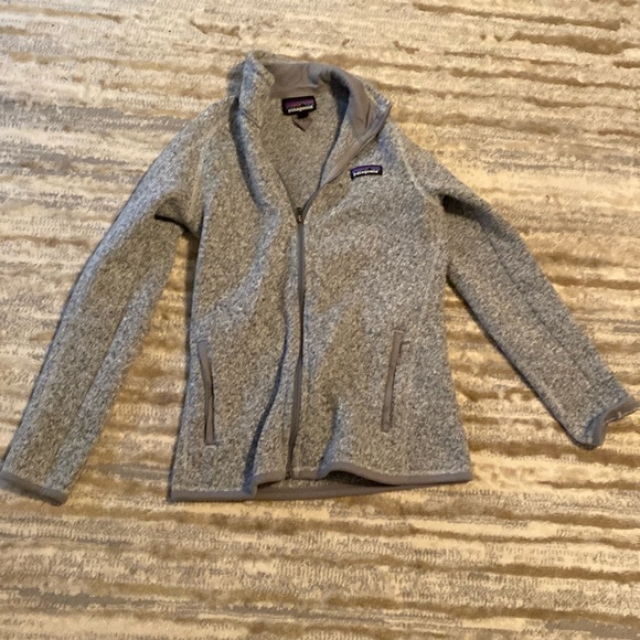 Patagonia Tops - Patagonia zip up sweatshirt